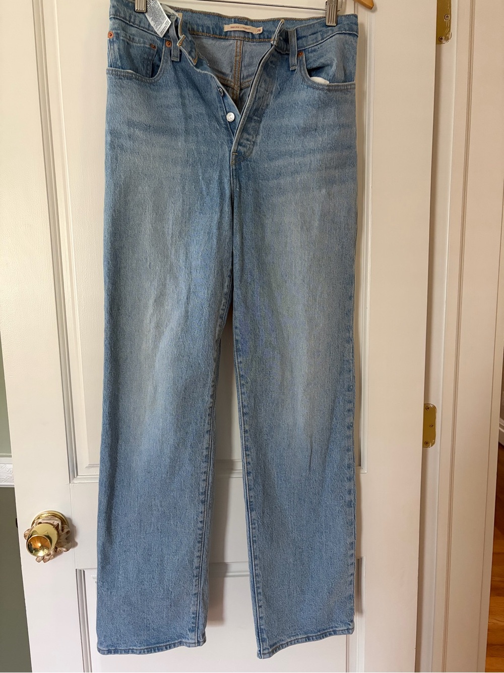 Classic Light Blue Women’s Straight-Leg Jeans